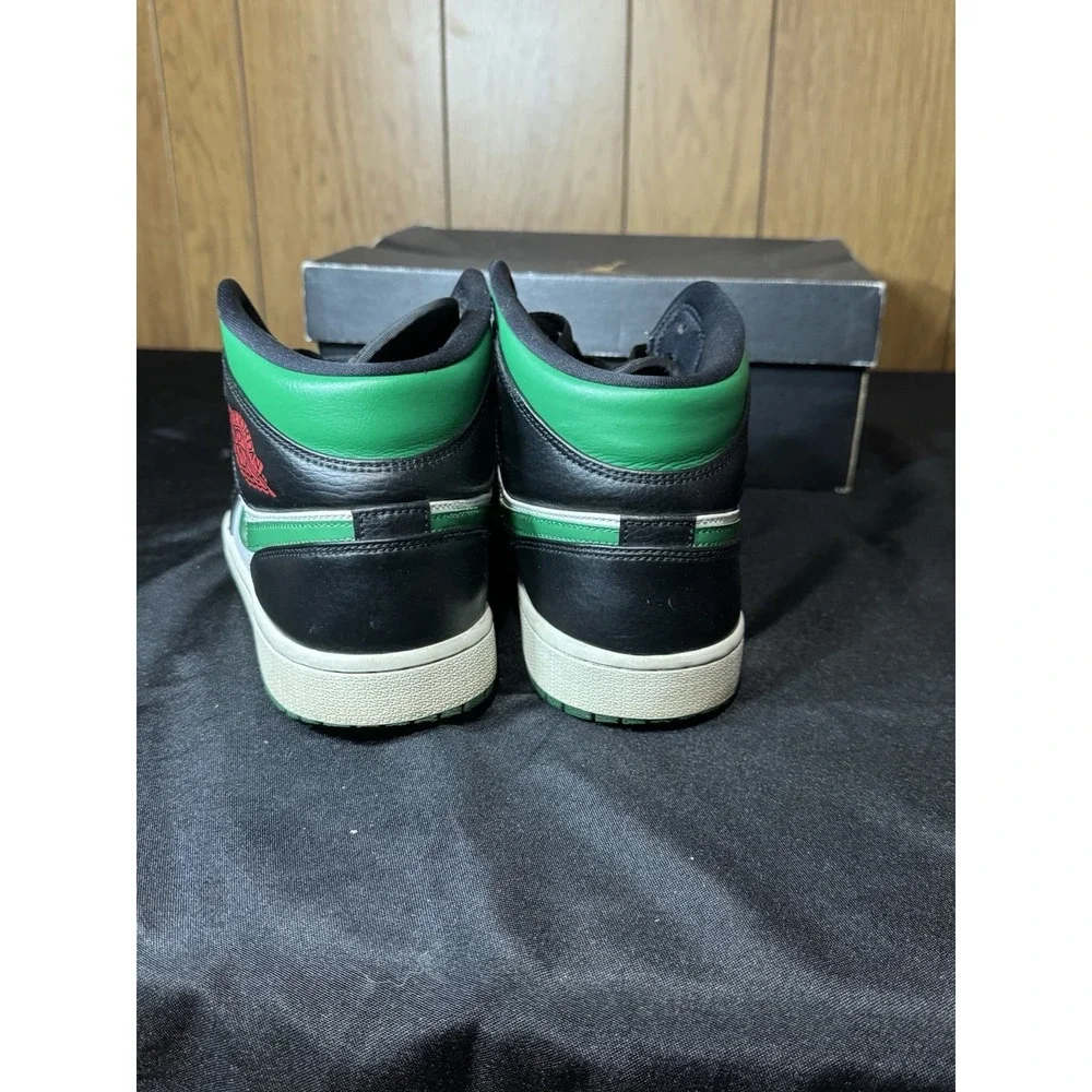 Men's Size 9 Air Jordan 1 Mid With Original Box